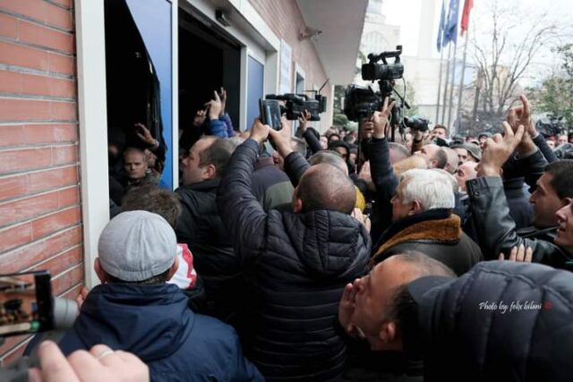 4E4664C5-0E44-489F-A086-F142FB9E17F3