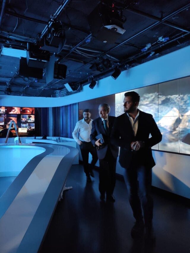 5DC0296A-A186-4061-89D3-887B71B08957