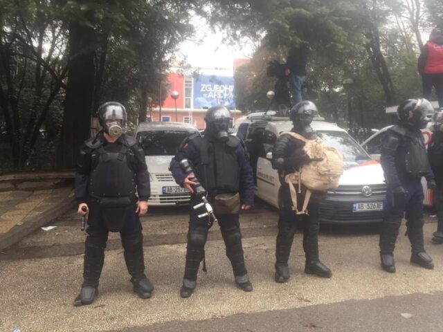 pd selia polici protesta janar 2022