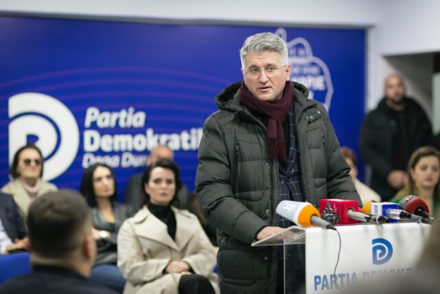 agron gjekmarkaj tribune