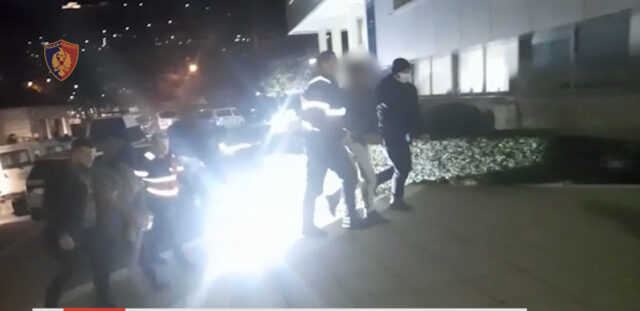 452FC7A5-7A2F-416B-A70B-F487C89593B9