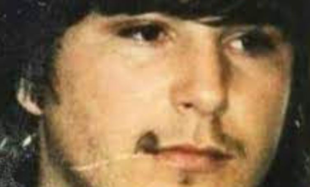 4A445A96-EBFB-4236-AADE-04B227EDC255