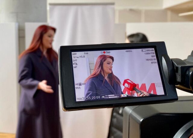 9298B9F1-D723-473A-BC31-F3D6D074FEE2