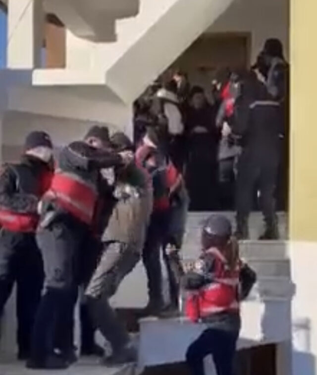 FAC1FE09-E775-4E98-8D65-0C8655CF17AB