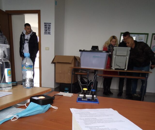 1257B2F2-C695-40D1-B6F4-8A91844CFEF5