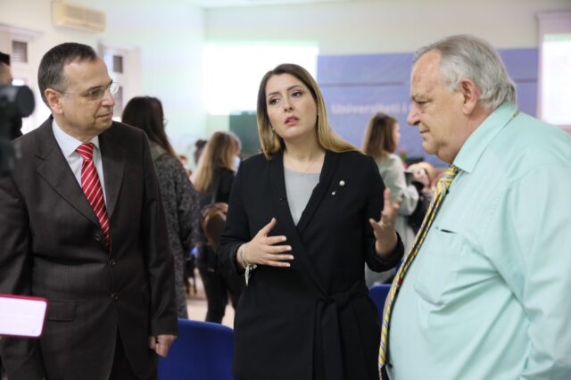 1A69E9B0-E1F2-4A7D-82E7-ACC4EE061E96