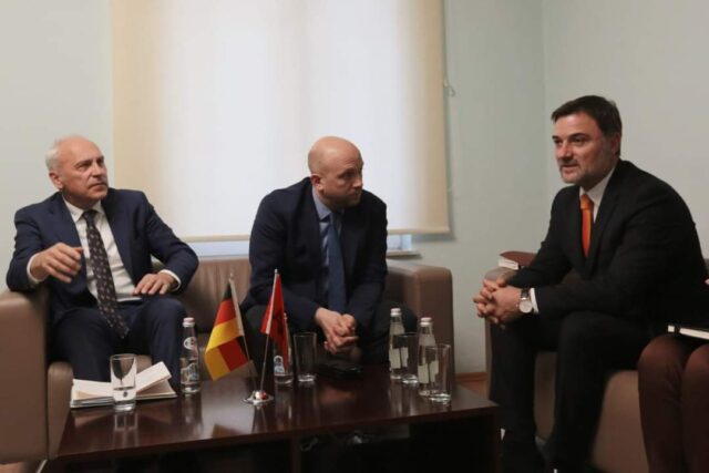 64593F65-891F-409D-894A-CE71CA867A1A