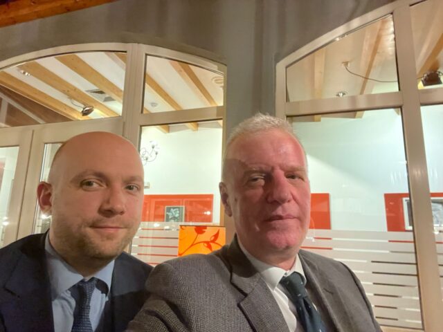 920F92EA-5513-4A8E-B1D0-C615BBD82481