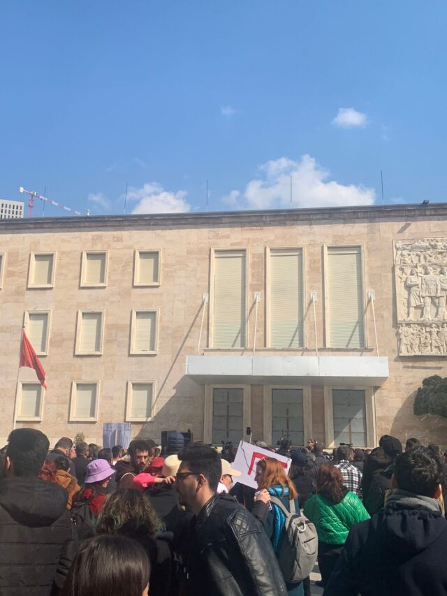 C832B694-B1AB-4F57-AAC8-9D403F2F6672