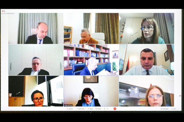 D6349F71-D1C4-426A-A857-0526D89D7660