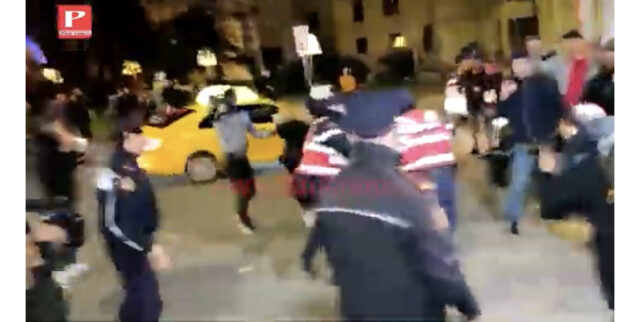 D676F9CC-7FFF-44E9-81F6-DF2BB625B2CB