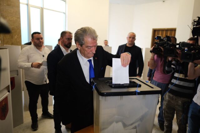 91975982-E485-437B-AAF6-4A16D240FECF