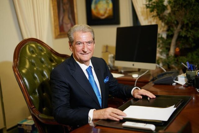 AC774AE2-00EE-493B-A4B7-36B60CBCBC81