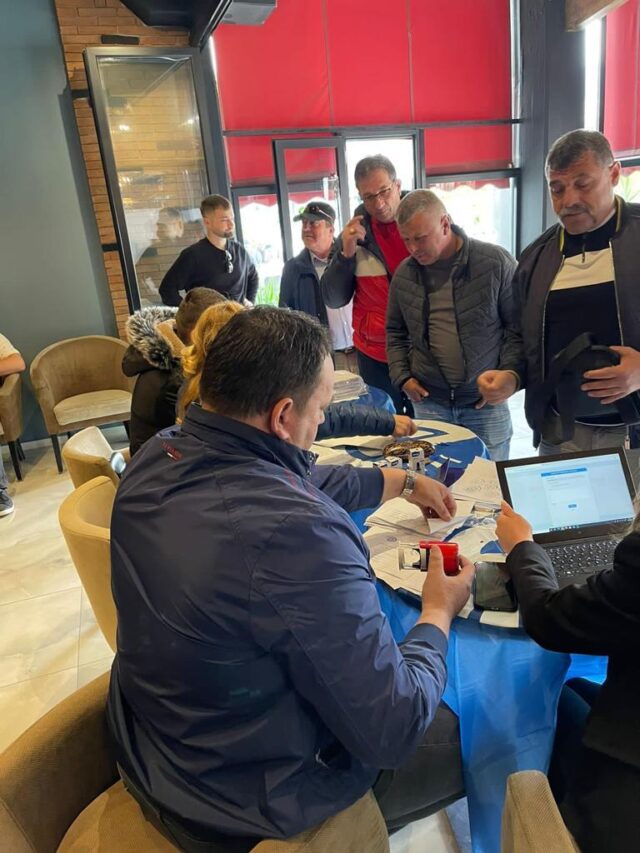 B8A0DAB8-15C3-4A99-88C4-F707F6D18B3A