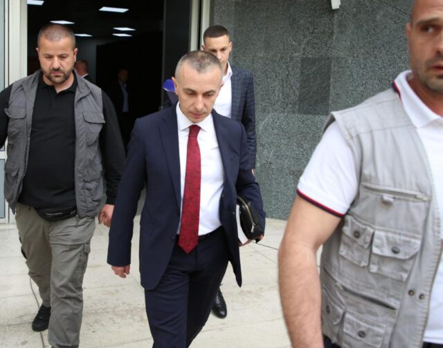 445686FB-B12C-4D30-B21D-A15D1F6CAEE5