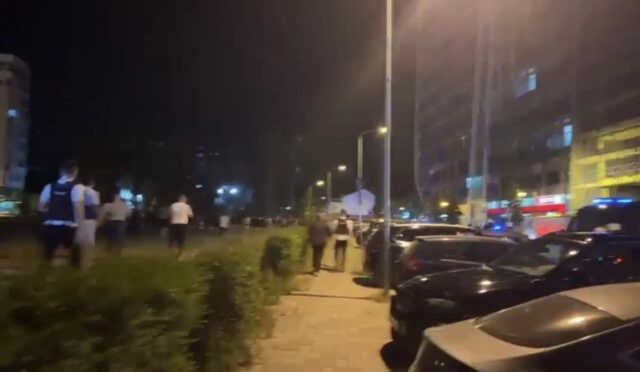 VIDEO/ Pamjet e rrahjes dramatike mes tifozëve hollandezë e shqiptarëve në Tiranë