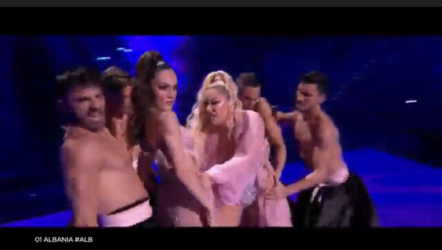 6494C96A-8FFF-475D-8F48-D2F8327C9D94