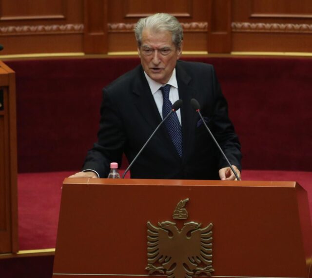 Deklarata e forët në Parlament, Berisha: Rama denoncoi Presidentin e Shqipërisë tek ministri grek!