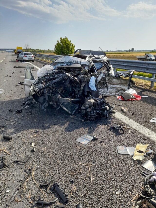 42A5E21B-2991-498D-BC75-F6D0E58039CA