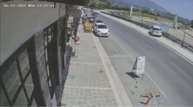 43B3EDAE-595A-43E0-A721-2E95658BE6C8