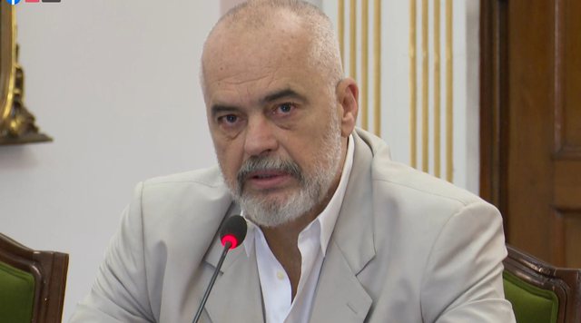 Rama frikë se nuk merr votat e gjithë deputetëve socialistë