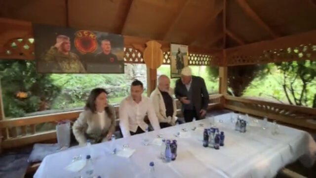 DAEBE812-F735-43EB-98A7-9789C3419BDF