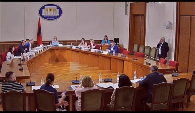 46A500D8-E591-4DA5-AABA-5CFC5789E73F