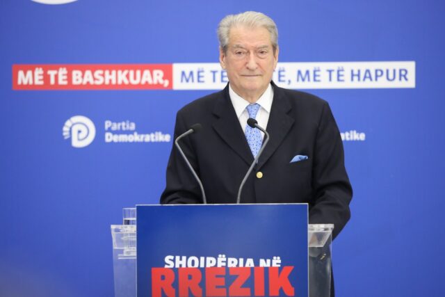 63D89F8B-D909-4851-8136-94D0E67D5EA5