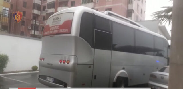 9839E3D4-7385-4C63-B365-9669DC16DDA6