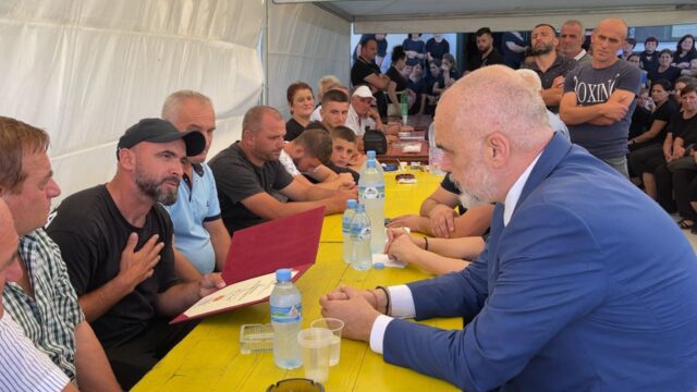 ECA586A6-439F-4329-80FB-7293DF615E6D