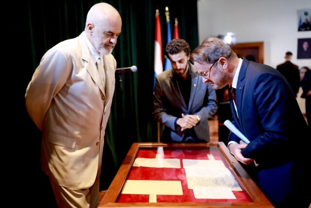 50EB5532-FD68-4B5C-B05D-19ED983B64C5