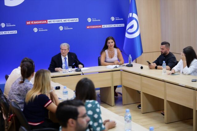 9226C6D6-F138-403C-BA83-82687FAD343C