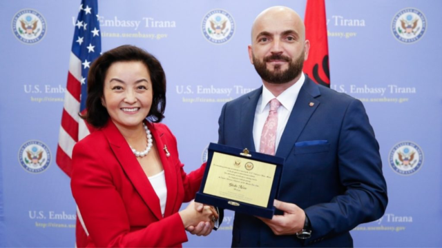 A18B6271-384E-448A-9E2D-D7B782FCE2BF