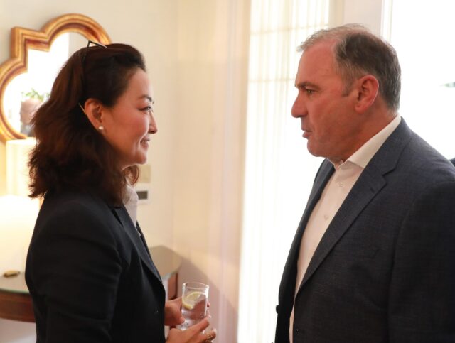 A982C398-7A1E-4EFF-80CB-F8E46F8271EE