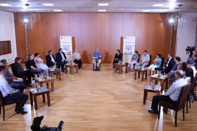 DF923C2C-B449-4E47-9057-F714F4C10E66