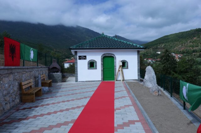 F18E0F99-23D0-4767-A553-72BF20FC78E8