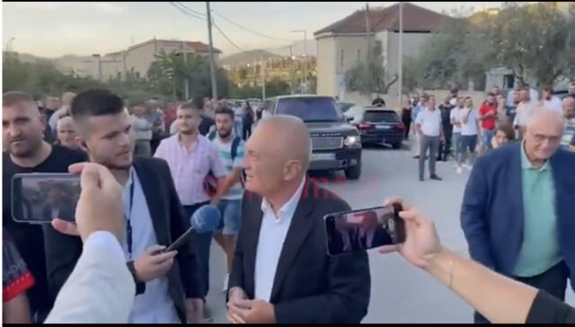 6EA73881-BA55-48B9-940F-C97F4247BF8F