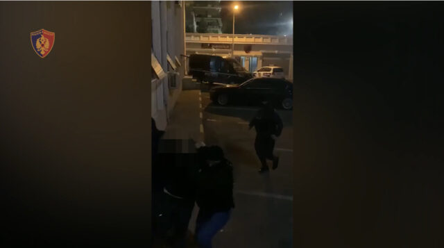 CC3CF6A8-15FC-47A6-AF16-981F21C48F61