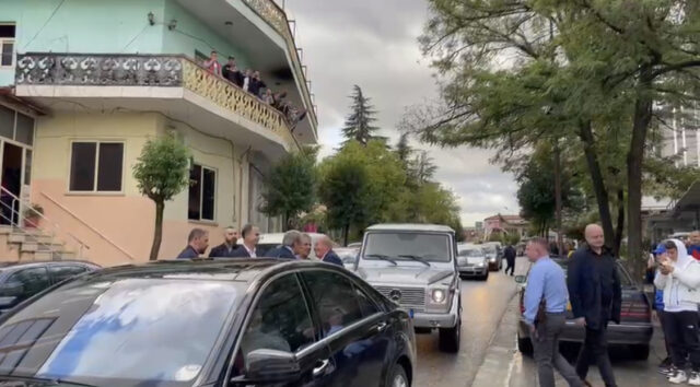 CC761D37-26C0-421D-8AE2-E740C093C8BC