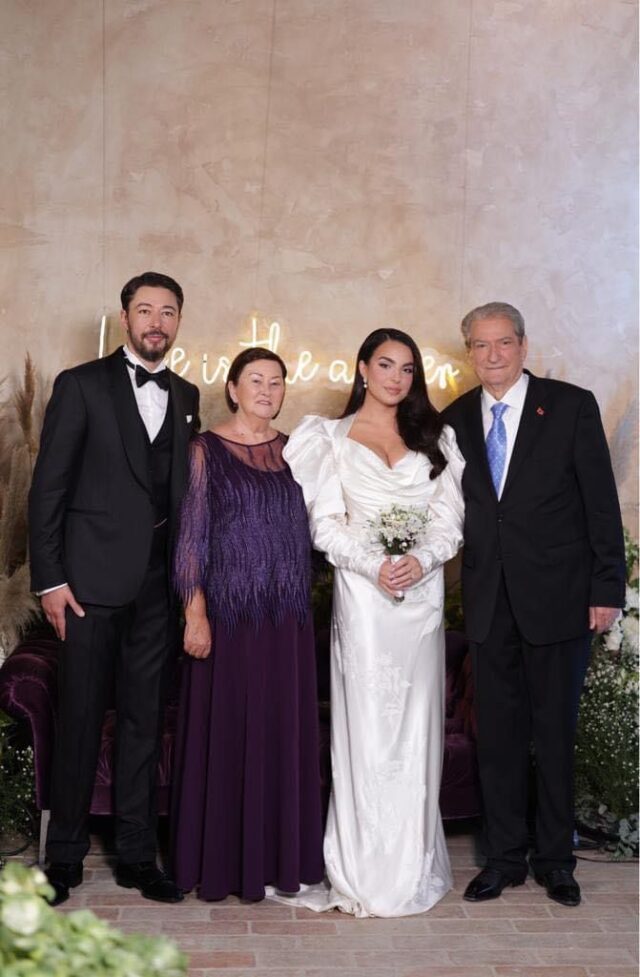 D3E45E6A-3826-4A2D-9720-579826B95832