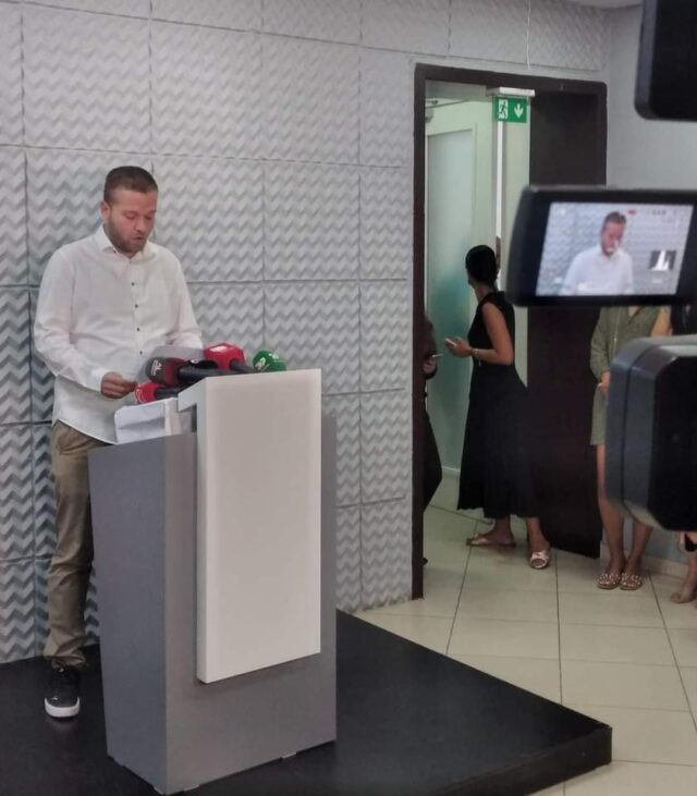 DC903980-0877-4F13-AA7F-854F8DD4E255