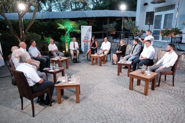 DFDE3C57-0FE2-48C4-AF31-CDFF22B843B7