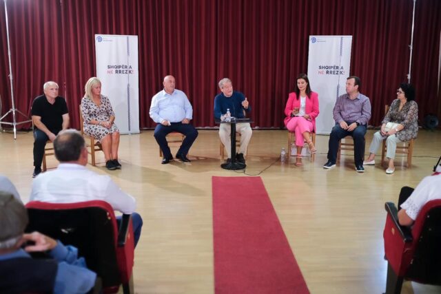 F321D4DC-9EAF-467D-8244-B0CF9BB6F187