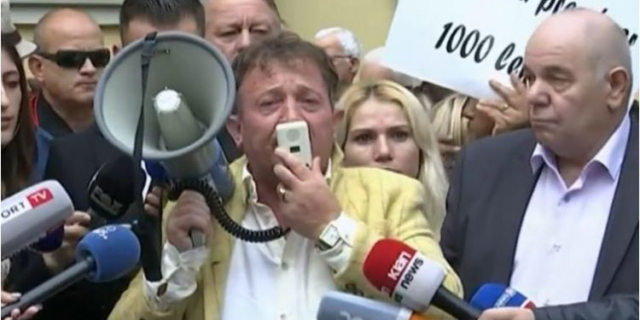 391007AB-9CDB-45E7-83C5-8E57583AEDF3