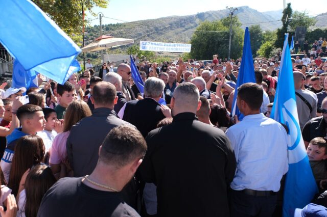 4B699895-9C24-460E-A3BE-467DB2DD5775