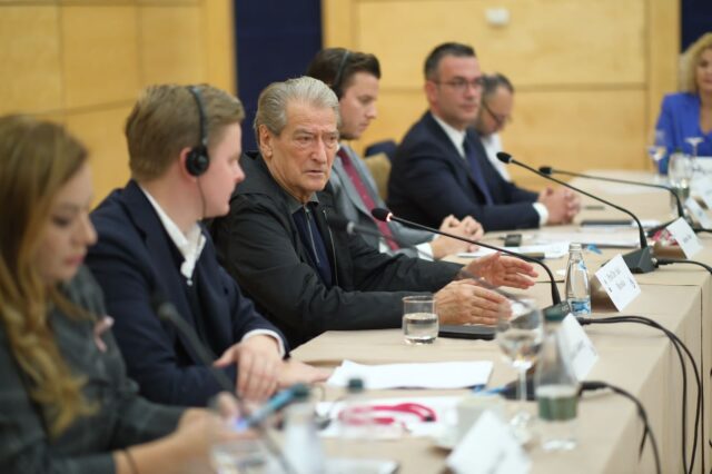 C7027248-3C17-4C6C-9C4A-C1198280B568