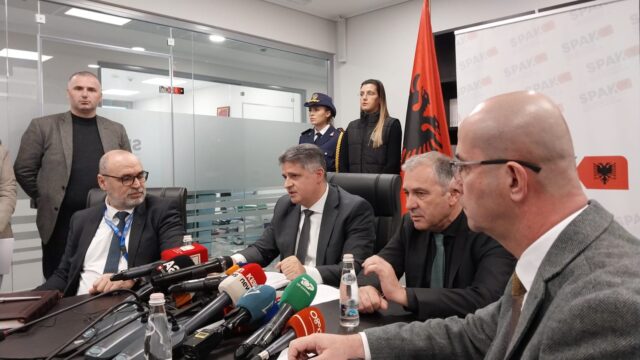 045456E1-C28B-4CB6-AF57-2F5F2F19227D