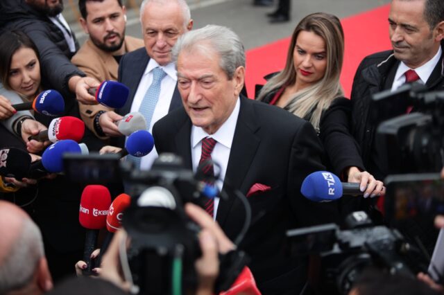 21FBAF9D-7027-4539-8793-314E8FCD92BD