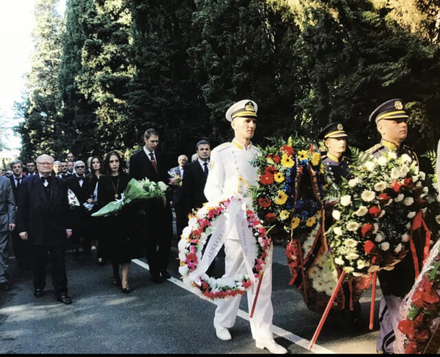 697673E1-423C-4AA1-BD62-85A2DD3F74C6