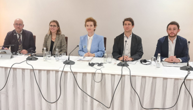 CECA56C2-46A7-4059-8903-3D43721631A6